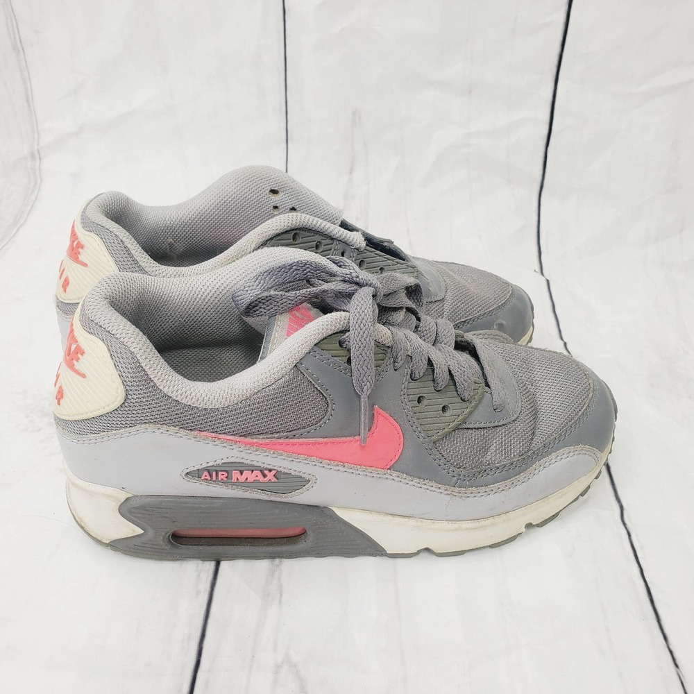 Nike 2015 Pink and Gray Nike Air Max Shoes Size 5.5 Youth